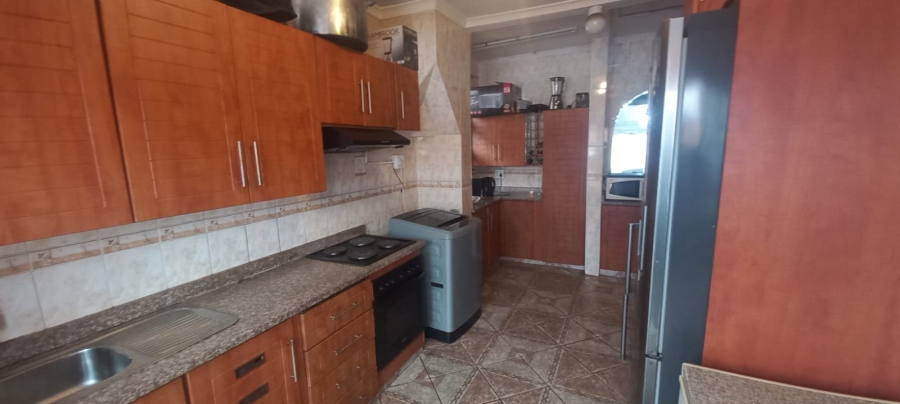 3 Bedroom Property for Sale in Glenwood KwaZulu-Natal