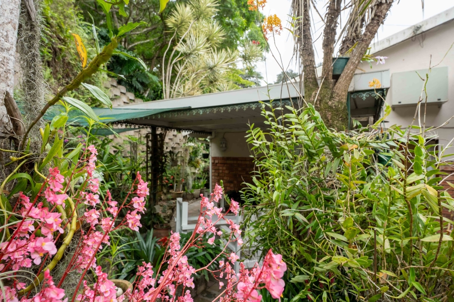 2 Bedroom Property for Sale in Kloof KwaZulu-Natal
