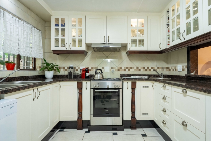 2 Bedroom Property for Sale in Kloof KwaZulu-Natal