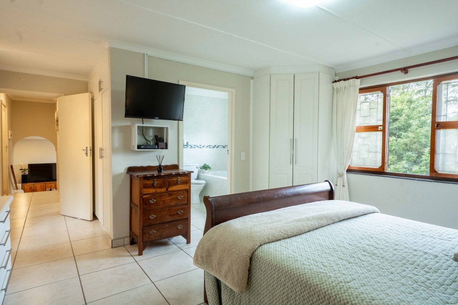2 Bedroom Property for Sale in Kloof KwaZulu-Natal