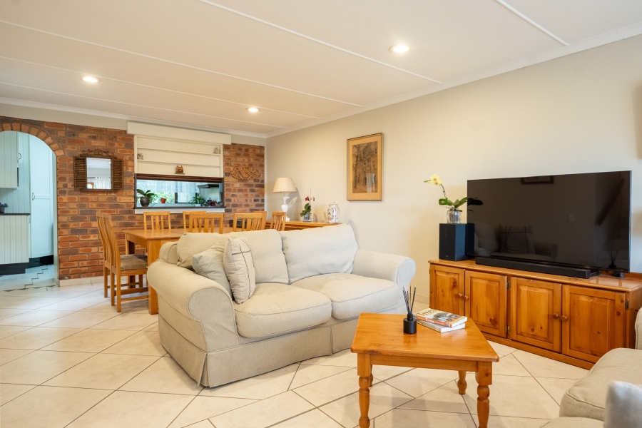 2 Bedroom Property for Sale in Kloof KwaZulu-Natal