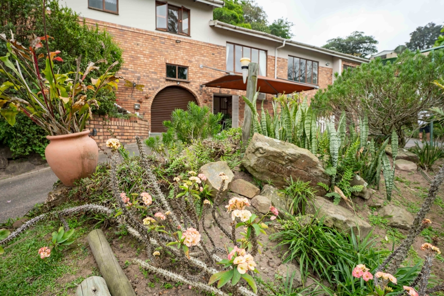 2 Bedroom Property for Sale in Kloof KwaZulu-Natal