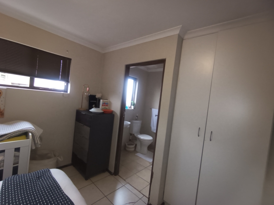 2 Bedroom Property for Sale in Montclair KwaZulu-Natal