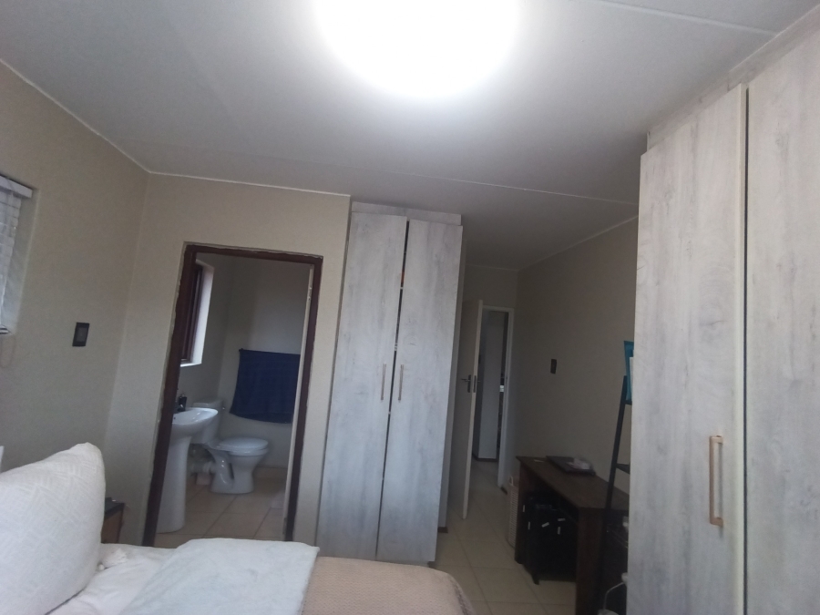2 Bedroom Property for Sale in Montclair KwaZulu-Natal