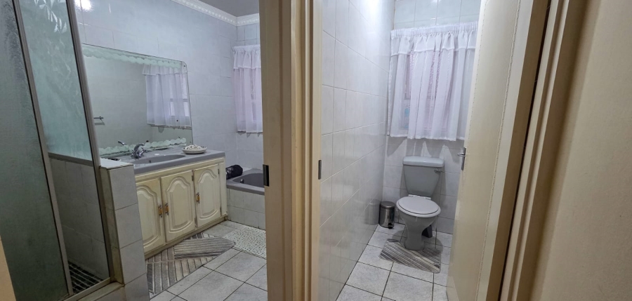 4 Bedroom Property for Sale in Town Bush Valley KwaZulu-Natal