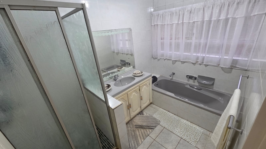 4 Bedroom Property for Sale in Town Bush Valley KwaZulu-Natal