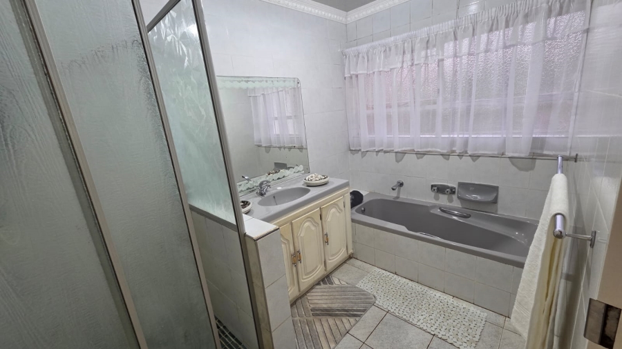 4 Bedroom Property for Sale in Town Bush Valley KwaZulu-Natal