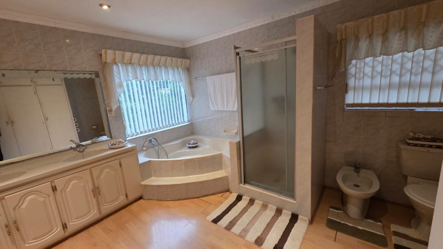 4 Bedroom Property for Sale in Town Bush Valley KwaZulu-Natal