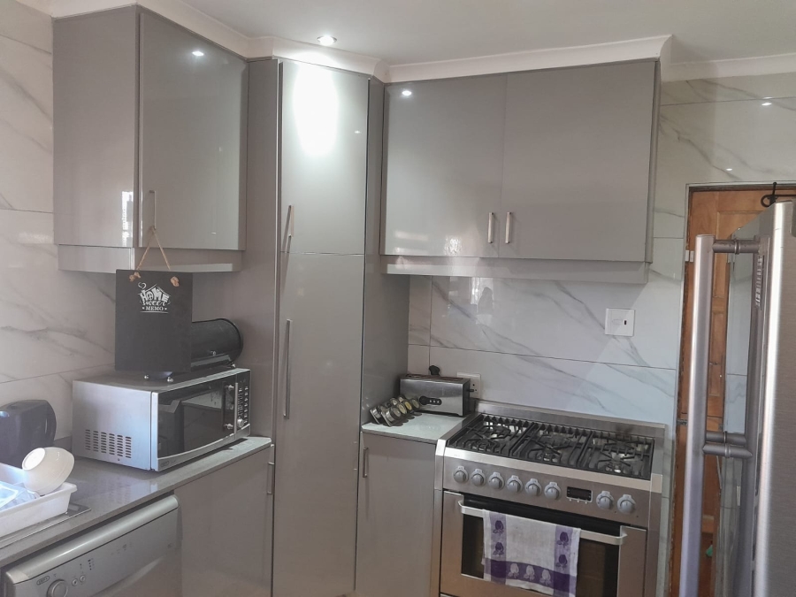 To Let 3 Bedroom Property for Rent in Bluff KwaZulu-Natal