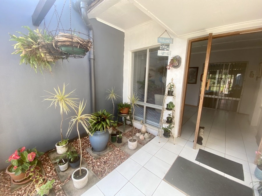 4 Bedroom Property for Sale in Meer En See KwaZulu-Natal