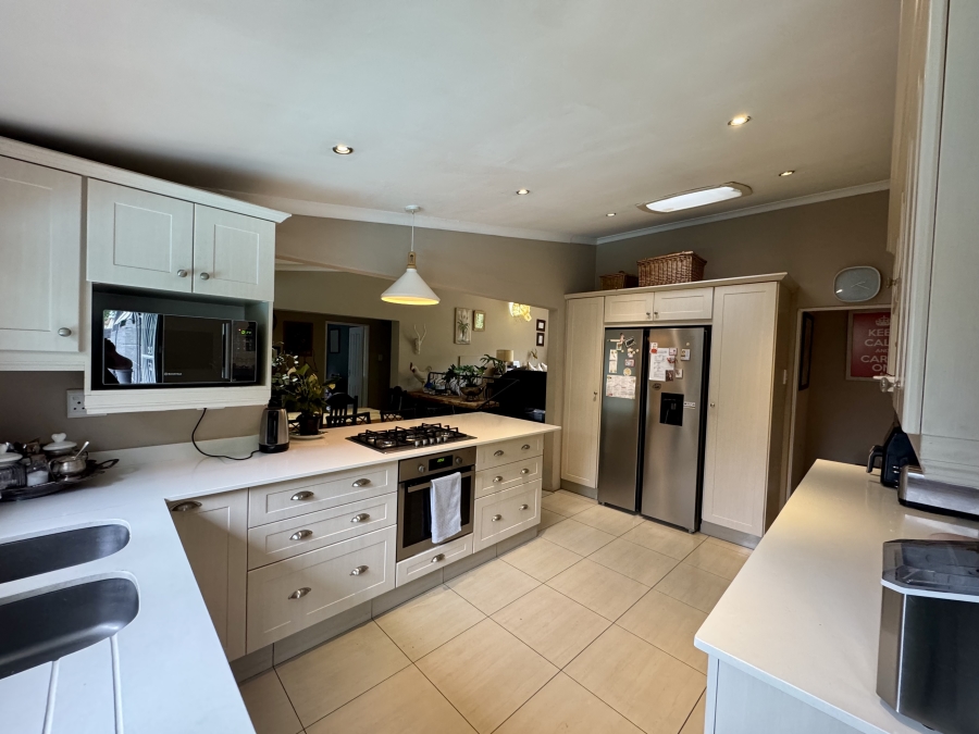 5 Bedroom Property for Sale in Hayfields KwaZulu-Natal