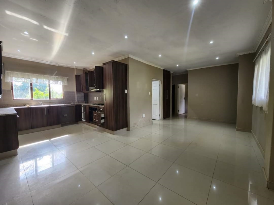 To Let 2 Bedroom Property for Rent in Kloof KwaZulu-Natal