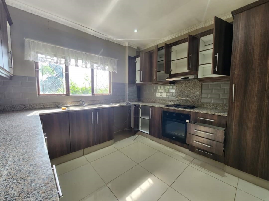 To Let 2 Bedroom Property for Rent in Kloof KwaZulu-Natal