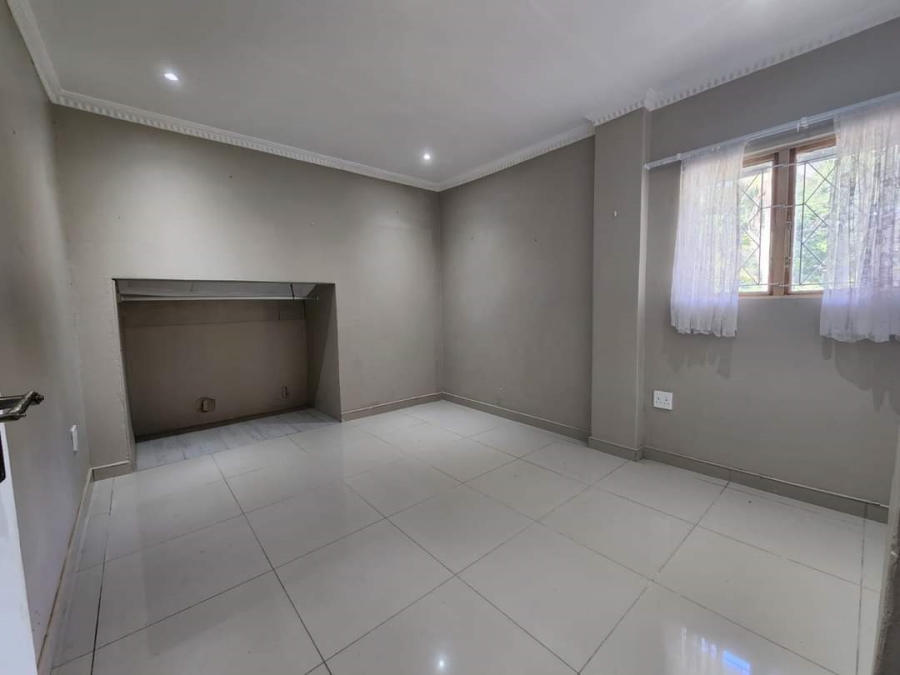 To Let 2 Bedroom Property for Rent in Kloof KwaZulu-Natal