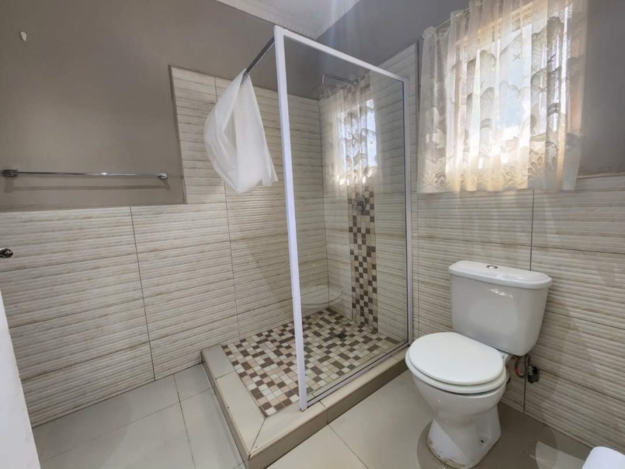 To Let 2 Bedroom Property for Rent in Kloof KwaZulu-Natal
