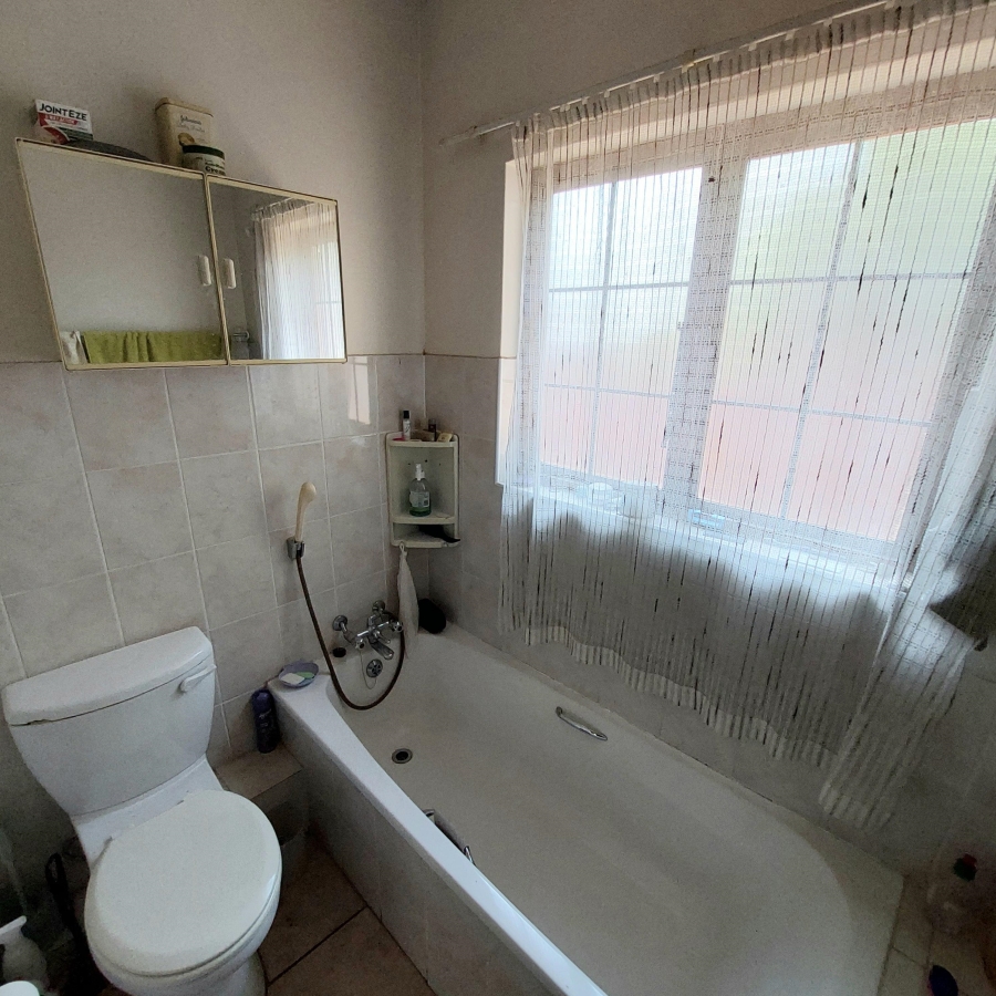 2 Bedroom Property for Sale in Hayfields KwaZulu-Natal