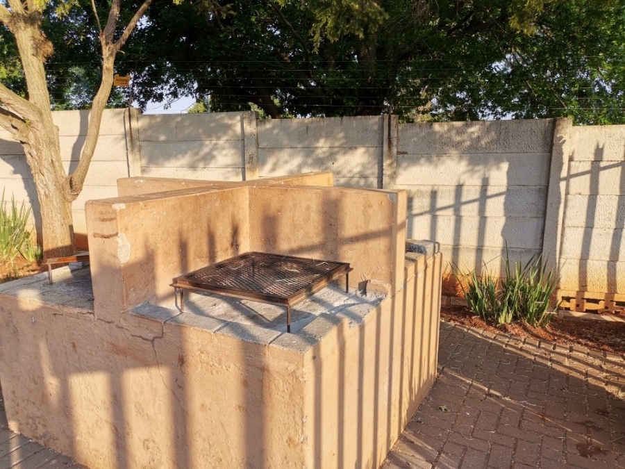 2 Bedroom Property for Sale in Sunnyridge KwaZulu-Natal