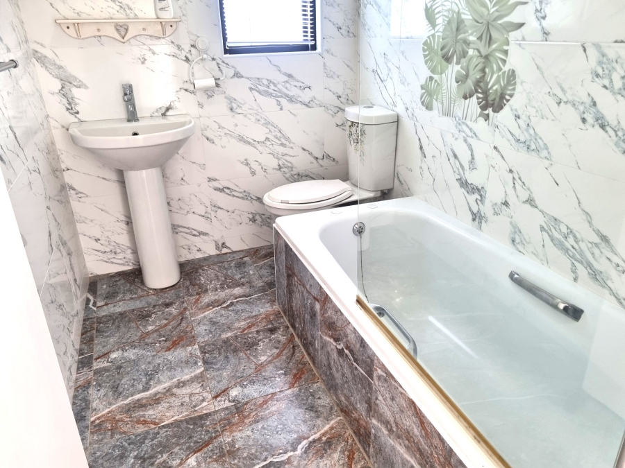 To Let 2 Bedroom Property for Rent in Umhlanga KwaZulu-Natal