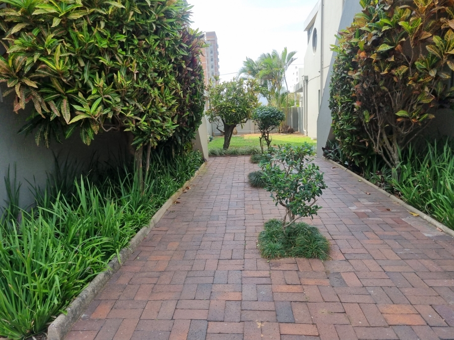 To Let 2 Bedroom Property for Rent in Umhlanga KwaZulu-Natal