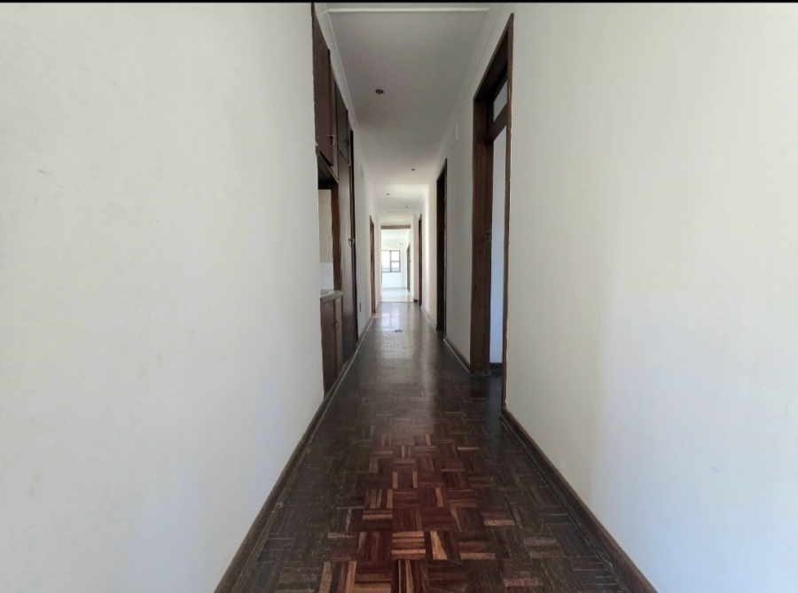 4 Bedroom Property for Sale in Amanzimtoti KwaZulu-Natal