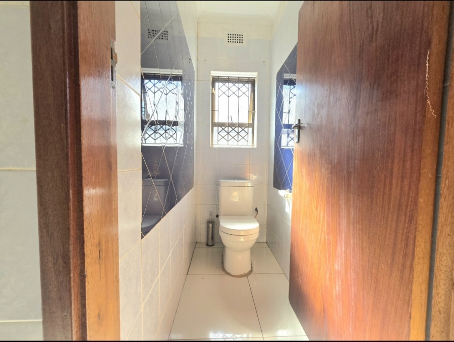 4 Bedroom Property for Sale in Amanzimtoti KwaZulu-Natal