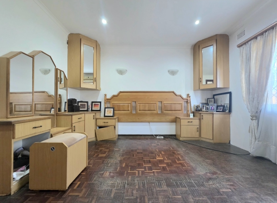 4 Bedroom Property for Sale in Amanzimtoti KwaZulu-Natal
