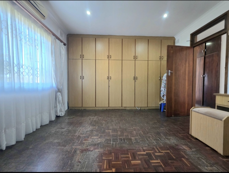 4 Bedroom Property for Sale in Amanzimtoti KwaZulu-Natal