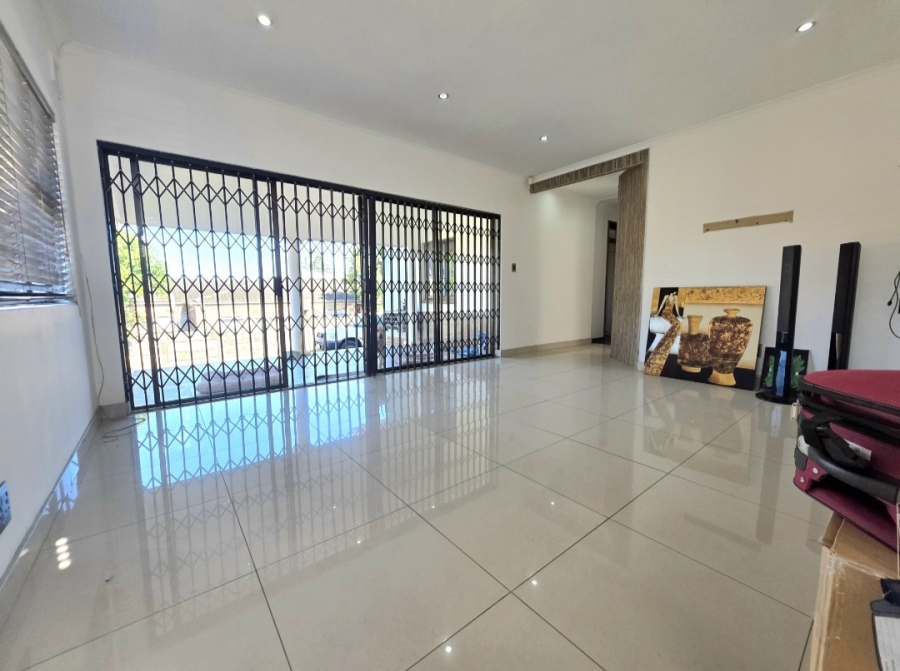 4 Bedroom Property for Sale in Amanzimtoti KwaZulu-Natal