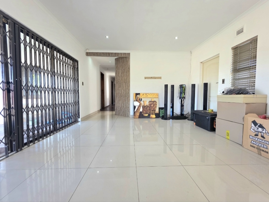 4 Bedroom Property for Sale in Amanzimtoti KwaZulu-Natal
