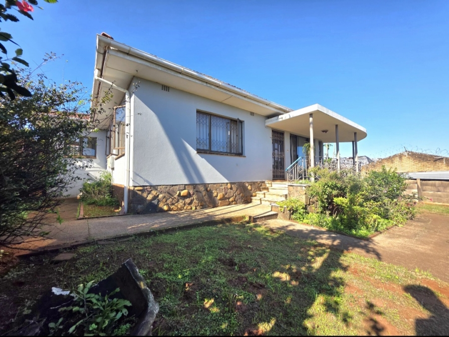 4 Bedroom Property for Sale in Amanzimtoti KwaZulu-Natal