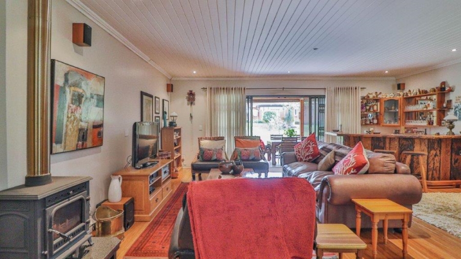 6 Bedroom Property for Sale in Epworth KwaZulu-Natal