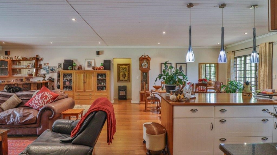6 Bedroom Property for Sale in Epworth KwaZulu-Natal