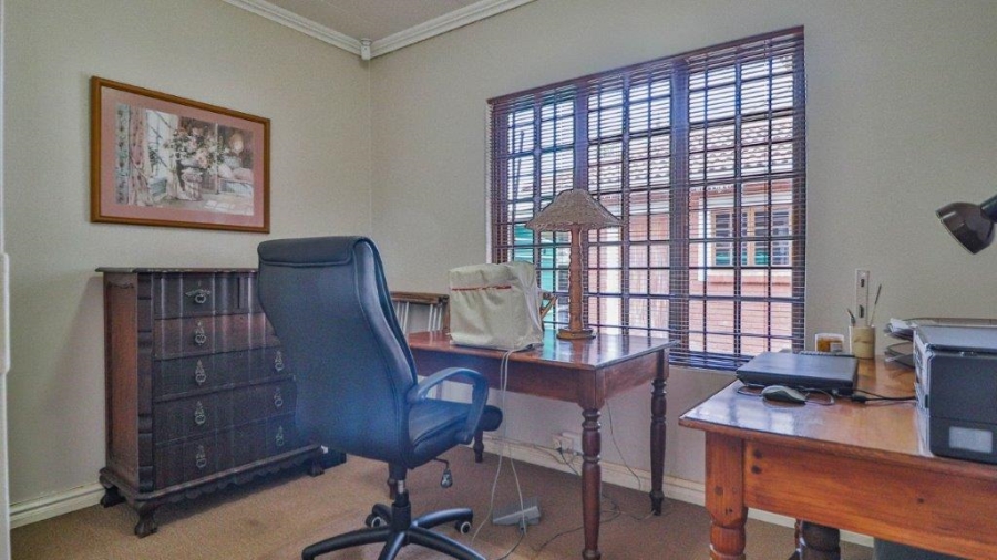 6 Bedroom Property for Sale in Epworth KwaZulu-Natal