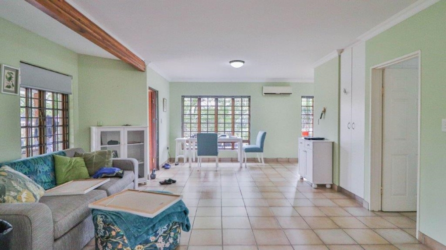 6 Bedroom Property for Sale in Epworth KwaZulu-Natal