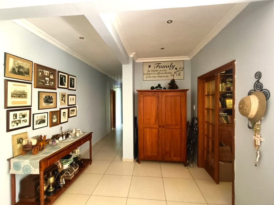 4 Bedroom Property for Sale in Meer En See KwaZulu-Natal