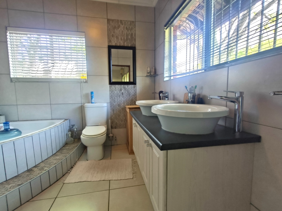 4 Bedroom Property for Sale in Meer En See KwaZulu-Natal