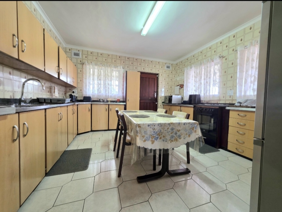 5 Bedroom Property for Sale in Isipingo Beach KwaZulu-Natal