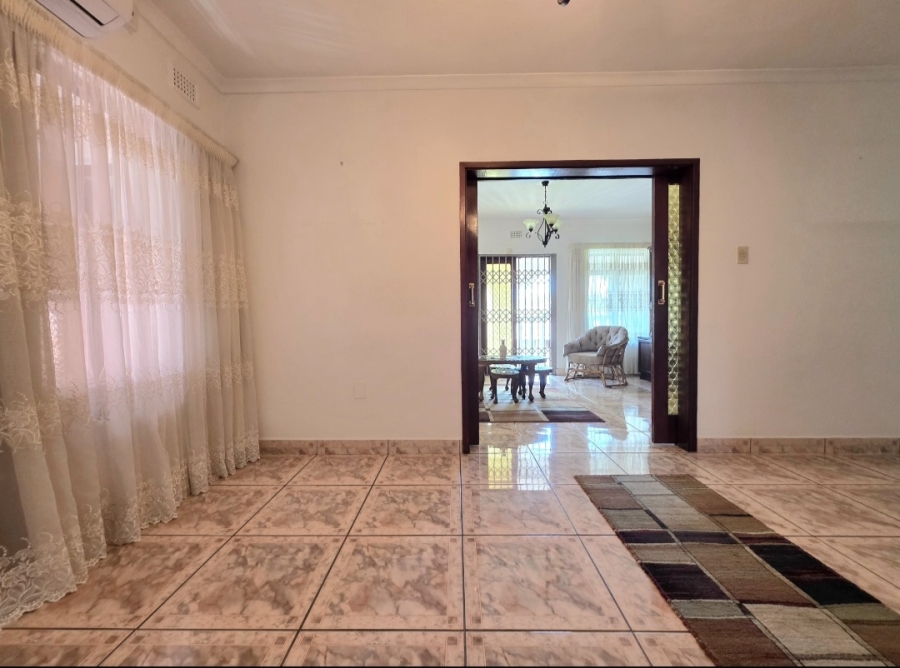 5 Bedroom Property for Sale in Isipingo Beach KwaZulu-Natal