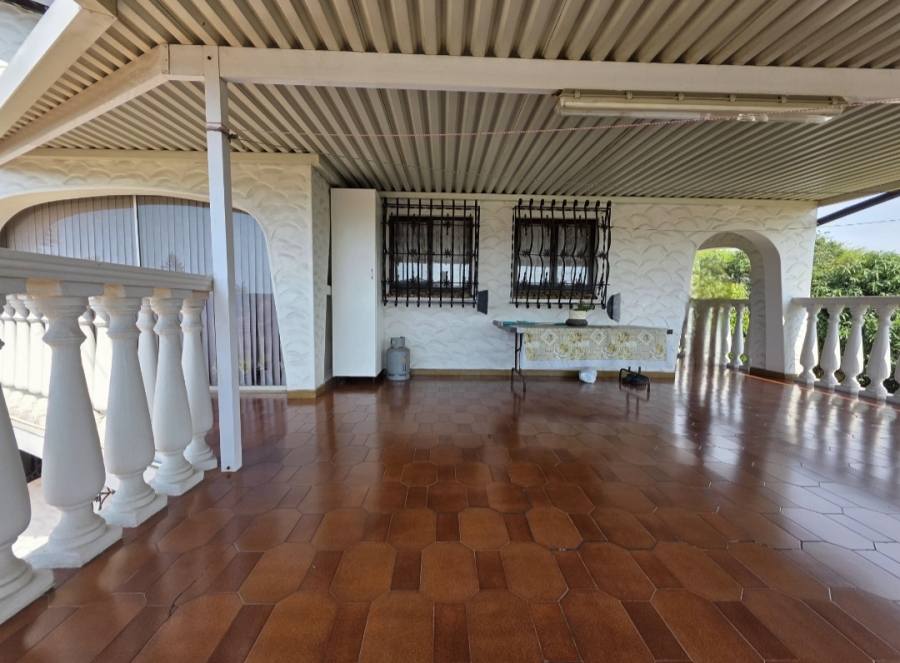 5 Bedroom Property for Sale in Isipingo Beach KwaZulu-Natal