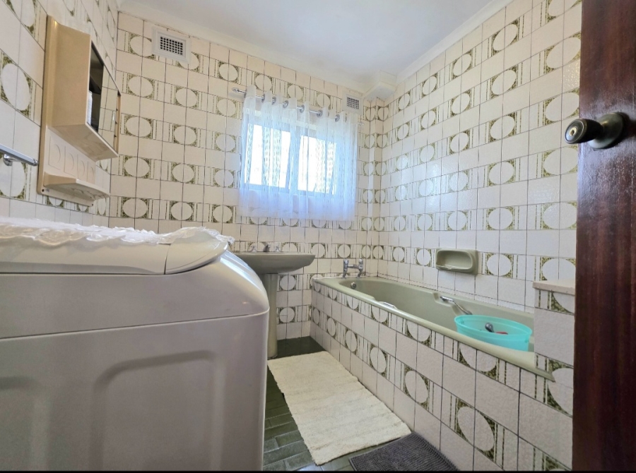 5 Bedroom Property for Sale in Isipingo Beach KwaZulu-Natal