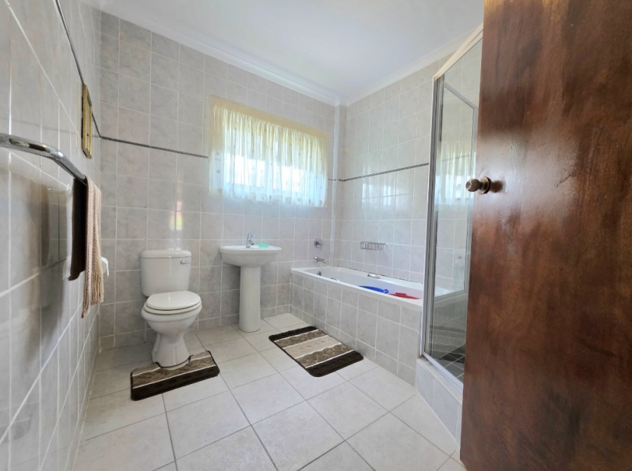 5 Bedroom Property for Sale in Isipingo Beach KwaZulu-Natal