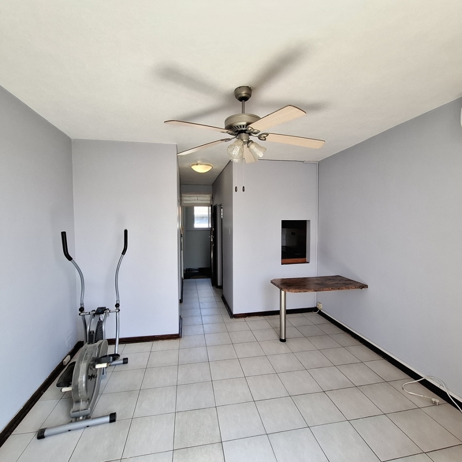 To Let 2 Bedroom Property for Rent in Windermere KwaZulu-Natal
