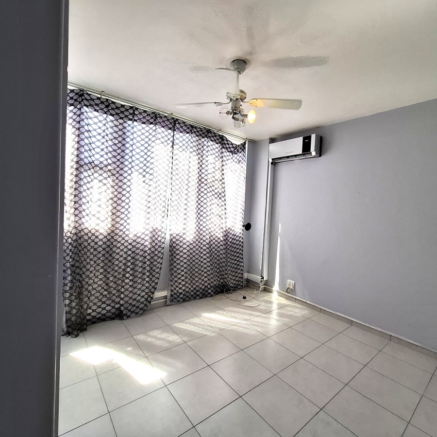 To Let 2 Bedroom Property for Rent in Windermere KwaZulu-Natal