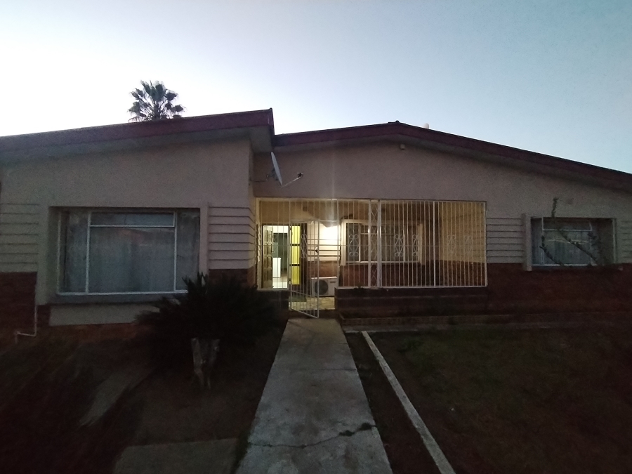 3 Bedroom Property for Sale in Lennoxton KwaZulu-Natal