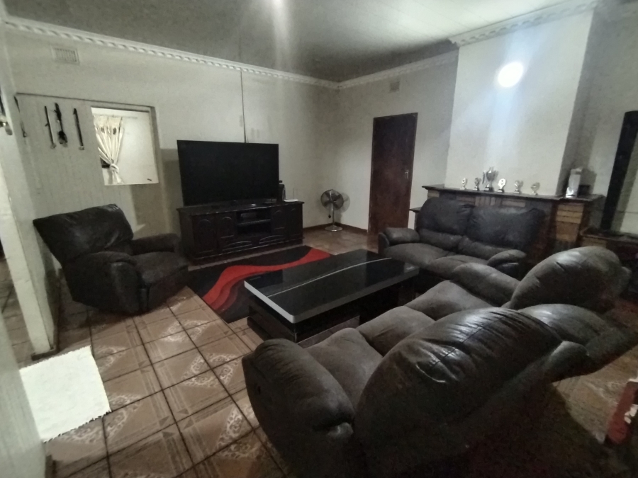 3 Bedroom Property for Sale in Lennoxton KwaZulu-Natal