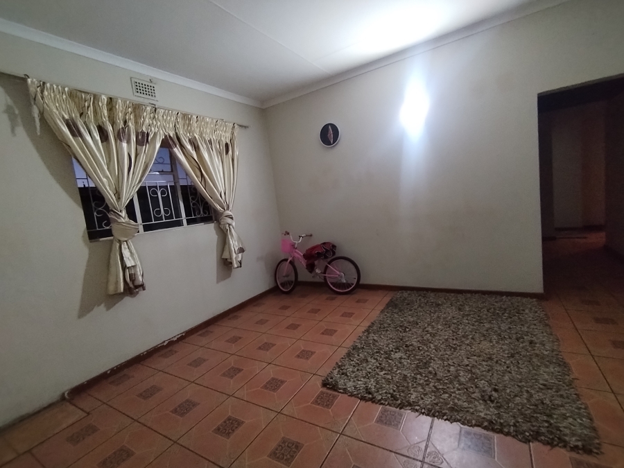 3 Bedroom Property for Sale in Lennoxton KwaZulu-Natal