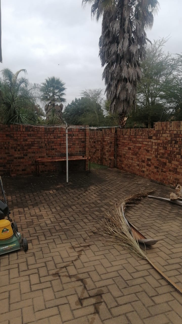 To Let 4 Bedroom Property for Rent in Aviary Hill KwaZulu-Natal