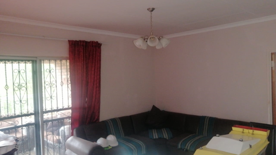 To Let 4 Bedroom Property for Rent in Aviary Hill KwaZulu-Natal