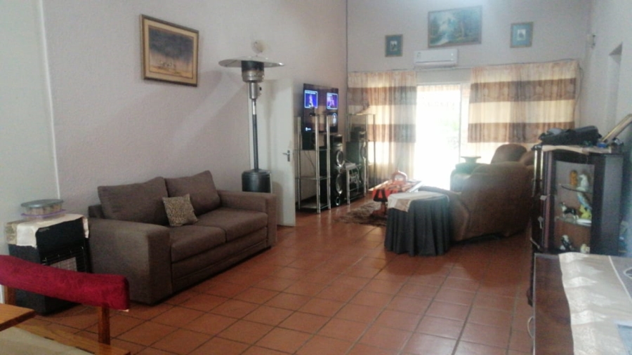 To Let 4 Bedroom Property for Rent in Aviary Hill KwaZulu-Natal