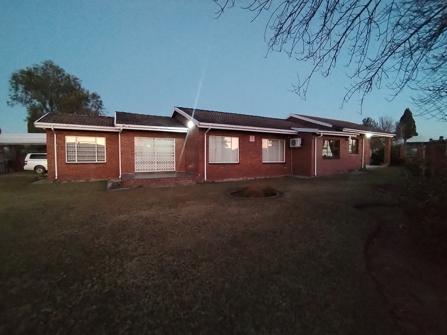 4 Bedroom Property for Sale in Sunset View KwaZulu-Natal